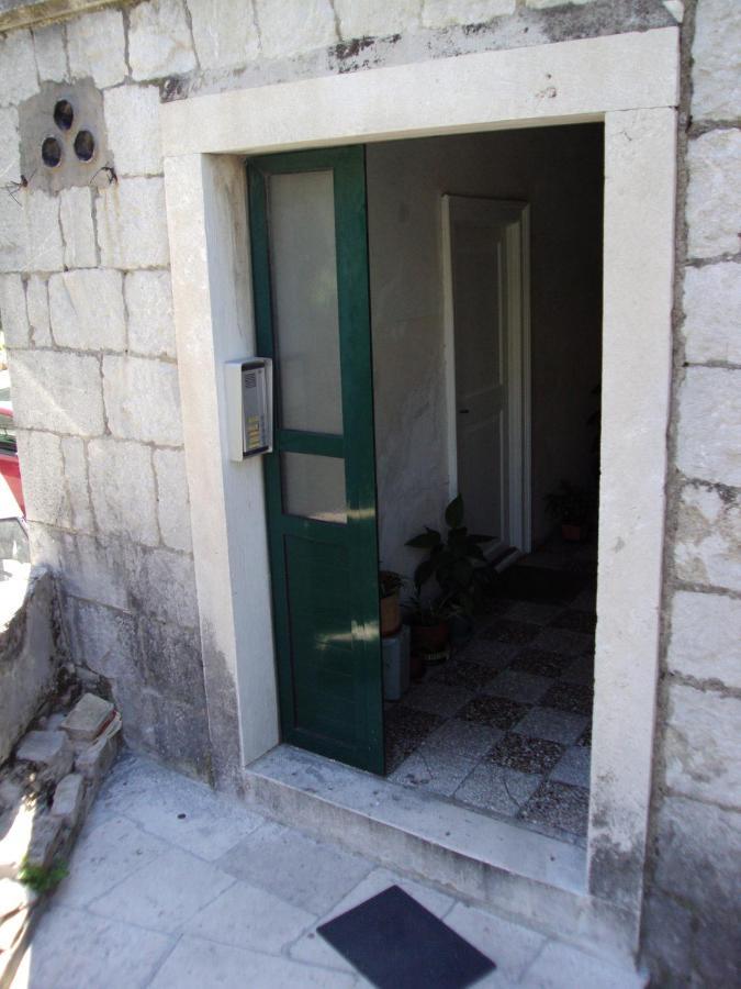 Studio Apartment Sretna Split Exterior photo