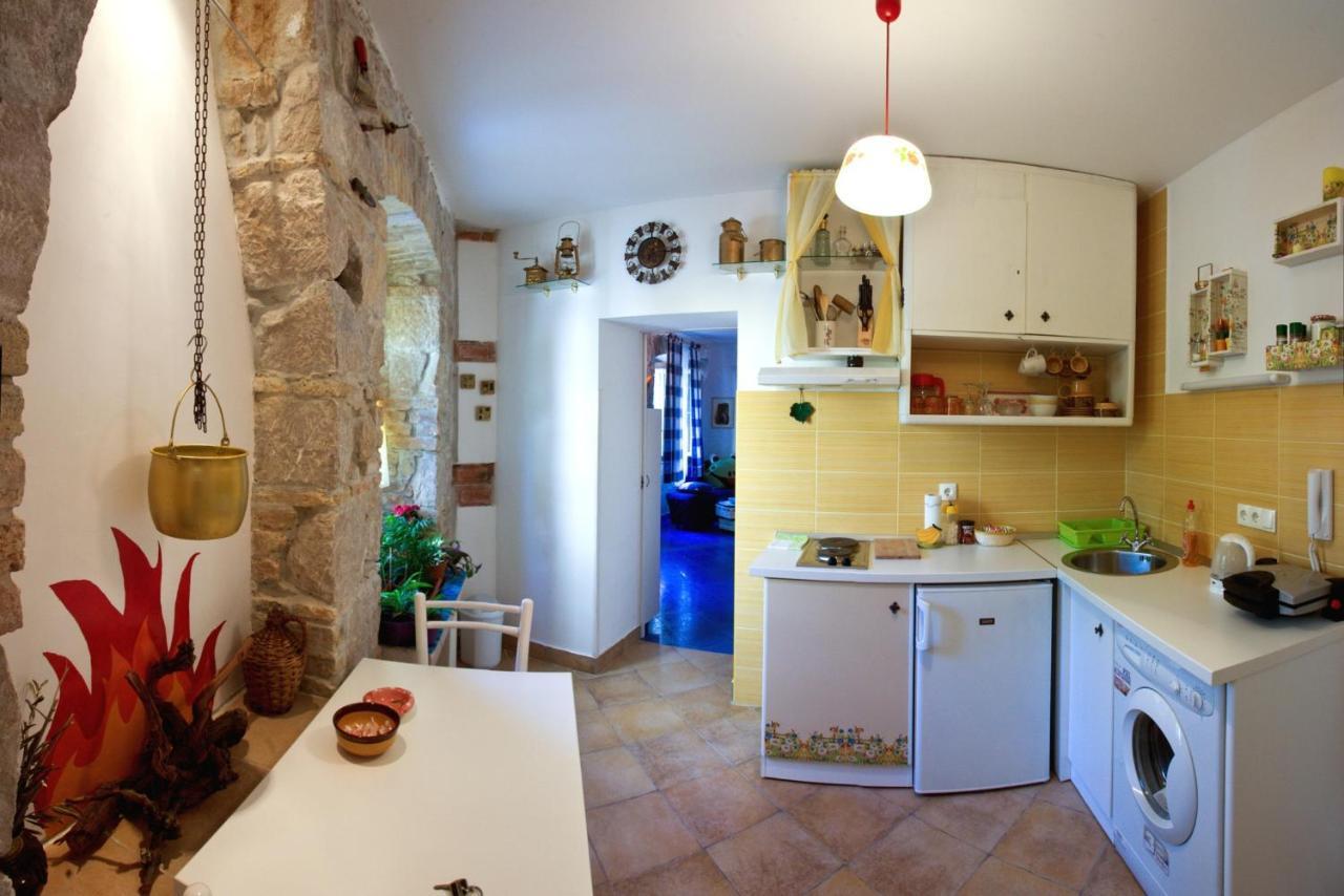 Studio Apartment Sretna Split Exterior photo